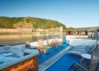 Les Bateaux Belmond - SmartFlyer French Cruises