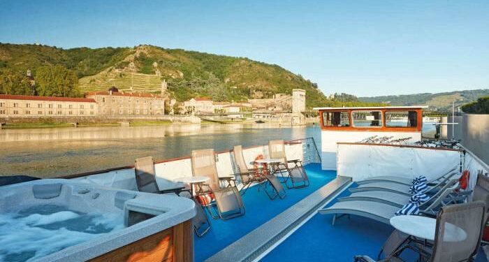 Les Bateaux Belmond - SmartFlyer French Cruises
